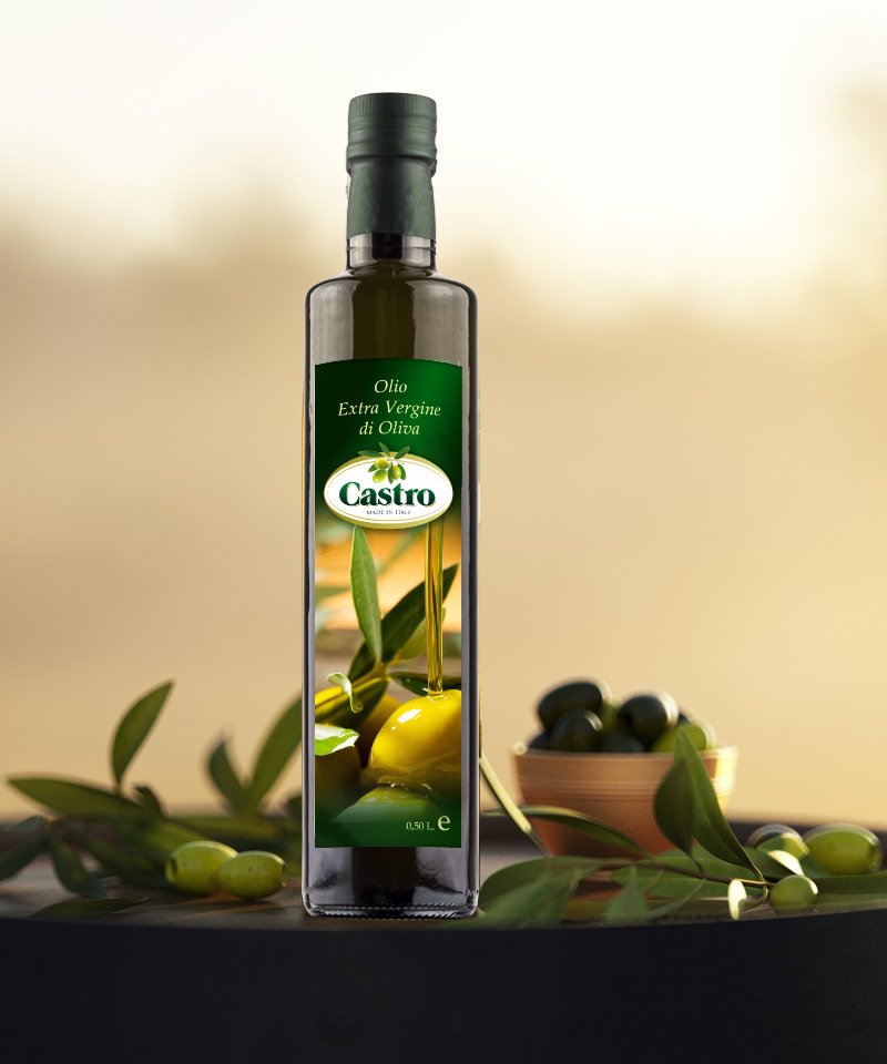Bottiglia di olio extravergine Castro con olive e rami d’ulivo